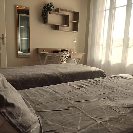 Superbe T3 Climatise - 62M2 - 4 Etoiles - Centre Historique Vue Port De Plaisance - Wifi - 5E Avec Ascenseur Apartment Toulon Exterior photo