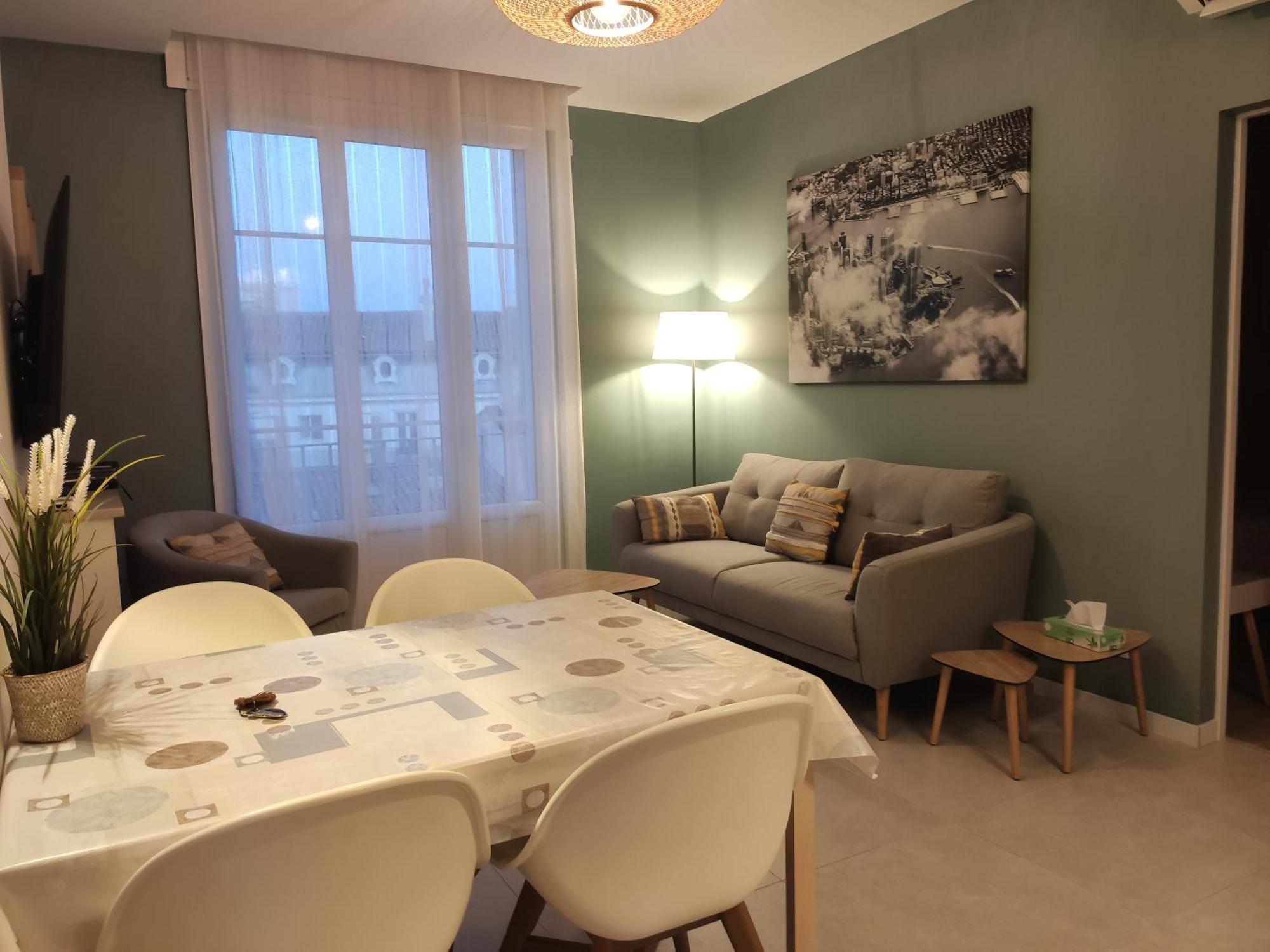 Superbe T3 Climatise - 62M2 - 4 Etoiles - Centre Historique Vue Port De Plaisance - Wifi - 5E Avec Ascenseur Apartment Toulon Exterior photo