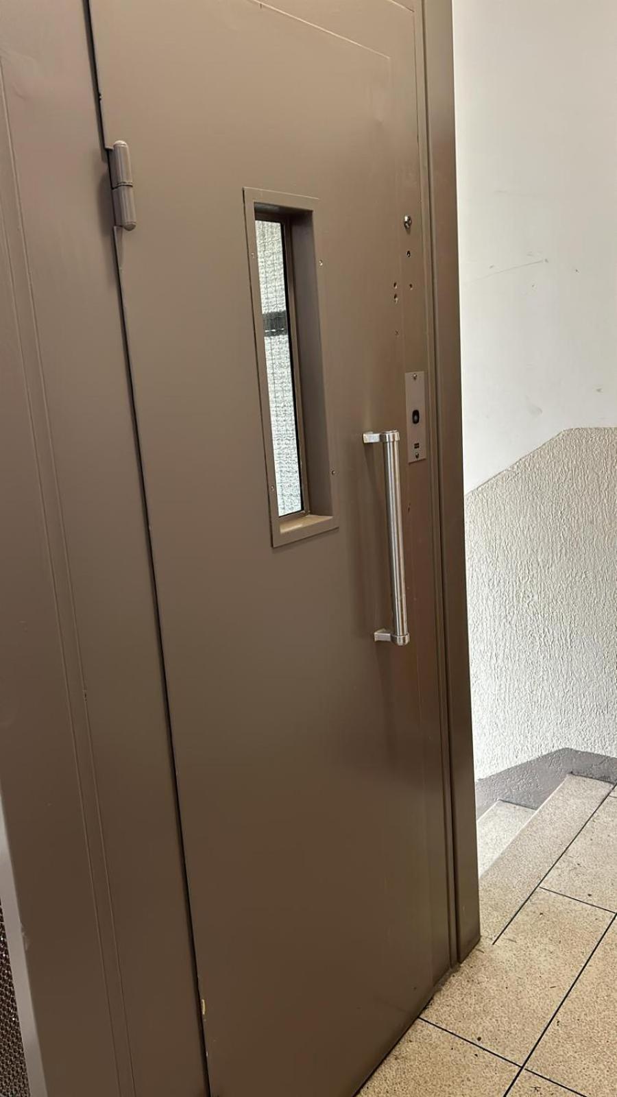Superbe T3 Climatise - 62M2 - 4 Etoiles - Centre Historique Vue Port De Plaisance - Wifi - 5E Avec Ascenseur Apartment Toulon Exterior photo