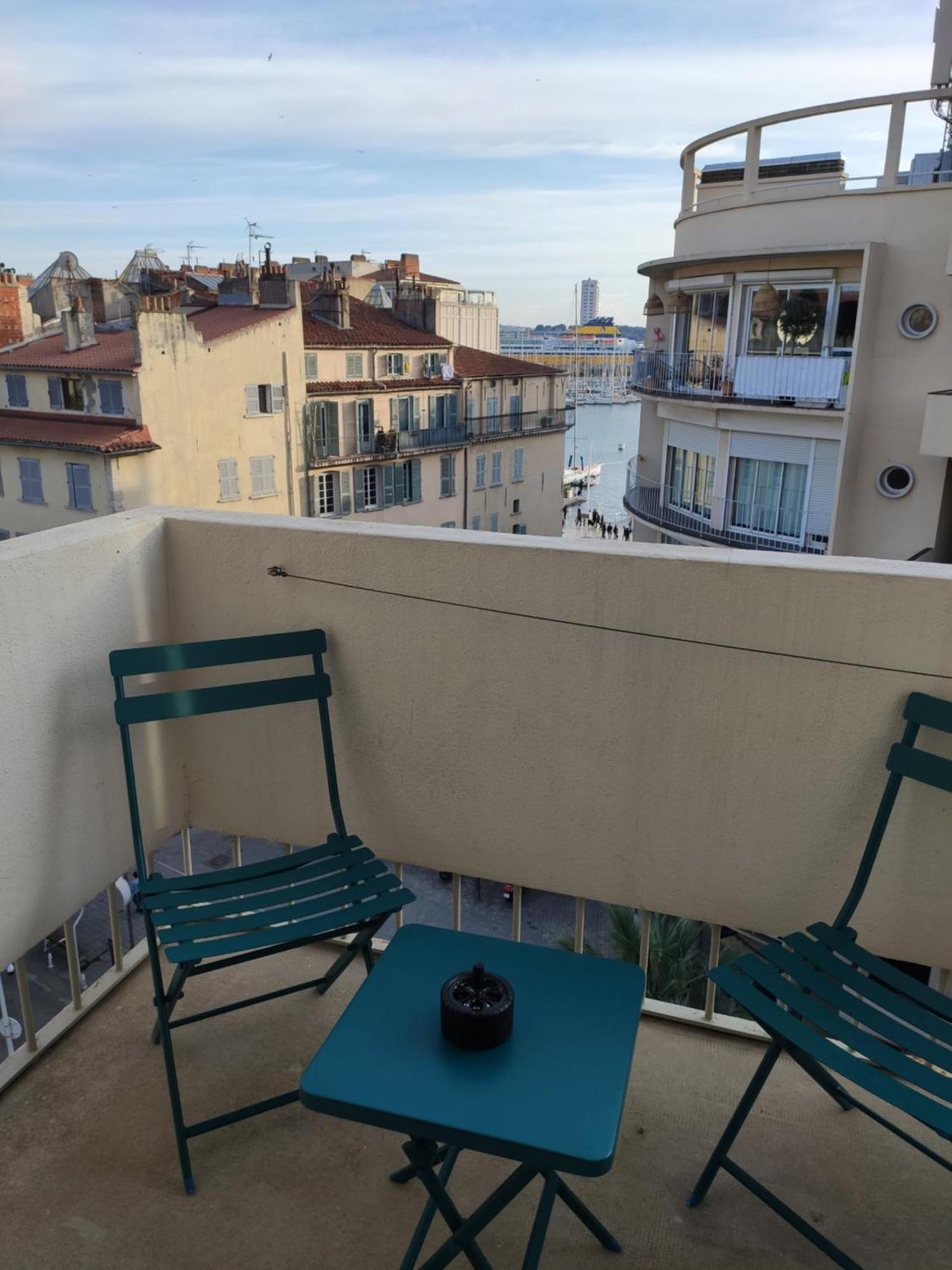 Superbe T3 Climatise - 62M2 - 4 Etoiles - Centre Historique Vue Port De Plaisance - Wifi - 5E Avec Ascenseur Apartment Toulon Exterior photo
